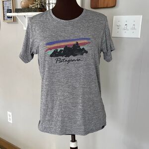 Patagonia Capaline cool women’s short sleeved shirt size medium gray UPF 50 outd